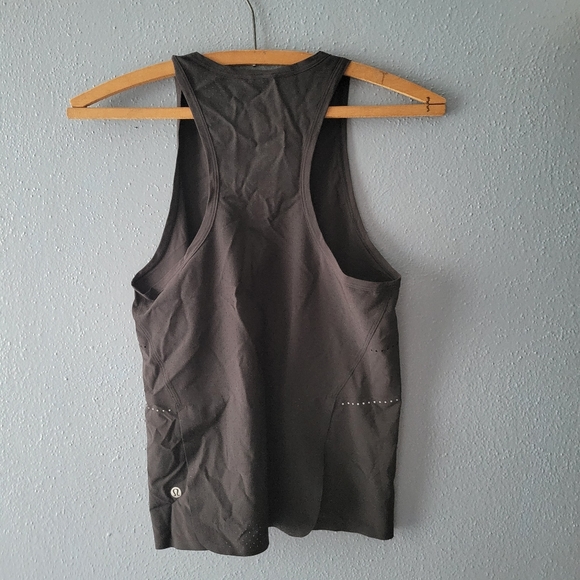 Lululemon top - Picture 4 of 4